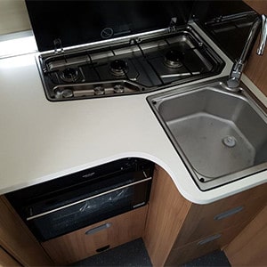 Spaceships Luxury Motorhome – 5 Berth-kitchen