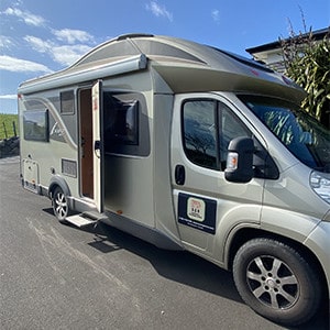 rcc-stray-dog-motorhome-4-berth-external-photo-side-view