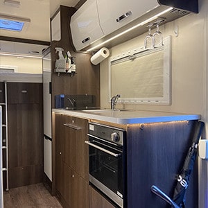 RCC Superdog Motorhome – 6 Berth-kitchen