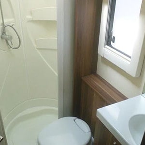 RCC DU Motorhome – 6 Berth-shower-toilet