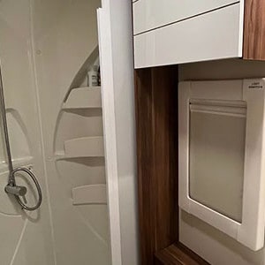 RCC HD Motorhome – 6 Berth-shower