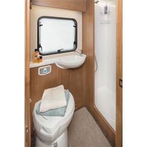 dnz-deluxe-st-6-berth-toilet