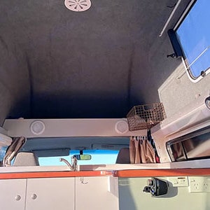 MJ Toyota Hiace Campervan – 3 Berth-overcab-bed