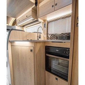 dnz-f74-motorhome-4-berth-kitchen1