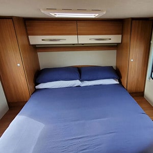 kwm-luxury-motorhome-4-berth-bedroom-photo