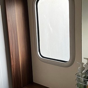 rcc-qd-motorhome-6-berth-shower-window