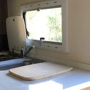 rcc-sd-motorhome-6-berth-kitchen