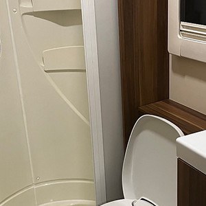 rcc-sd-motorhome-6-berth-toilet-shower