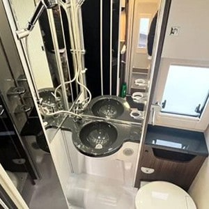 rcc-td-motorhome-6-berth-shower-toilet