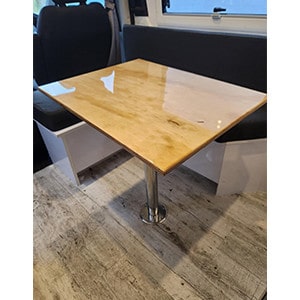 md-motorhome-2-3-berth-table