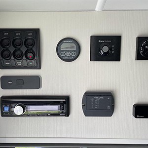 ko-max-motorhome-2-berth-control-panel