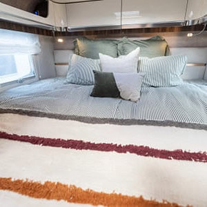 Britz Wanderer Motorhome – 4 Berth-Twin bed made as double