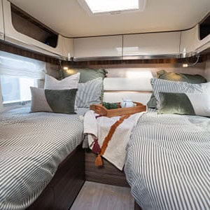 Britz Wanderer Motorhome – 4 Berth-twin-bed (1)