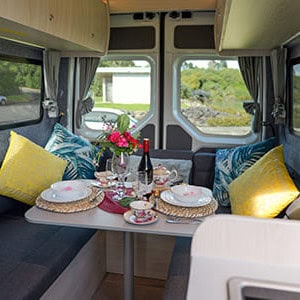 WKKSFVW ST – 2 Berth-lounge1