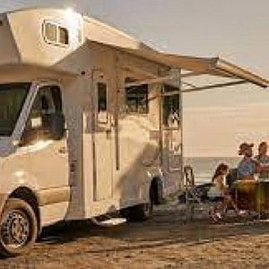 sc-walk-through-motorhome-6-berth-exterior-with-awning