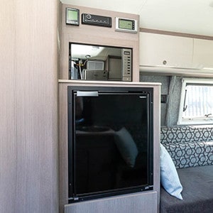 HE Motorhome – 2 Berth-microwave