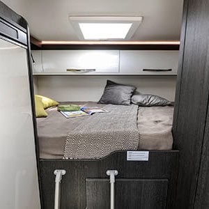 Britz Odyssey Motorhome – 4 Berth- rear east west bed 01