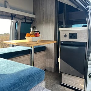 EC Stargazer Motorhome – 3 Berth-interior (4)