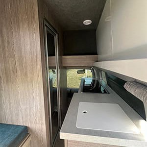 EC Stargazer Motorhome – 3 Berth-interior (5)