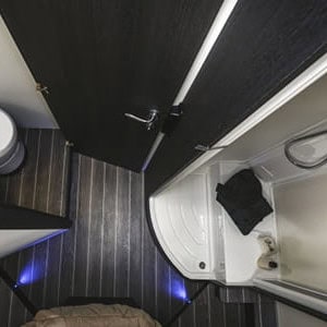 AK Motorhome – 4 Berth-toilet