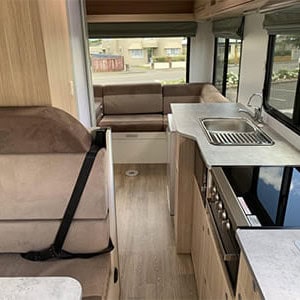 PC Wayfinder Motorhome – 6 Berth-interior (1)