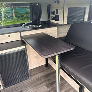 DNZ Low Top – 2 Berth-interior (2)